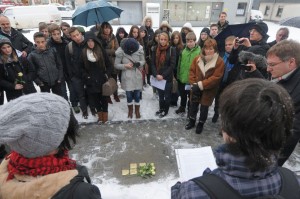 Netphen, Verlegung der Stolpersteine (Dez. 2012) [Bild F. Lück]