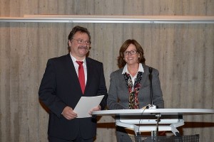 Ministerin Ute Schäfer mit dem neuen Präsidenten des Landesarchivs NRW Dr. Frank M. Bischoff (Foto: P. Fröhlich/Landesarchiv NRW)
