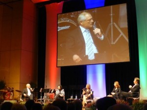 Talk-Runde moderiert von Gisela Steinhauer.