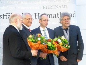 Gruppenfoto nach den Wahlen: Verwaltungsrats-Vorsitzender Dr. Ingo Fiedler, bisheriger WHB-Vorsitzender Dr. Wolfgang Kirsch, sein Nachfolger Mathias Löb sowie Dieter Tröps (v.l.n.r.), Foto: Bernd Brandemann