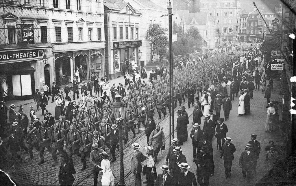 Auszug des Reserve-Infanterieregiment 81 während der Mobilmachung im August 1914 (Vorlage: Stadtarchiv Siegen)